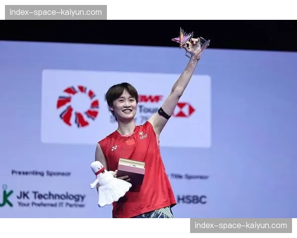 亚锦赛女单八强战：陈雨菲直落两局击败沈有振，顺利晋级
