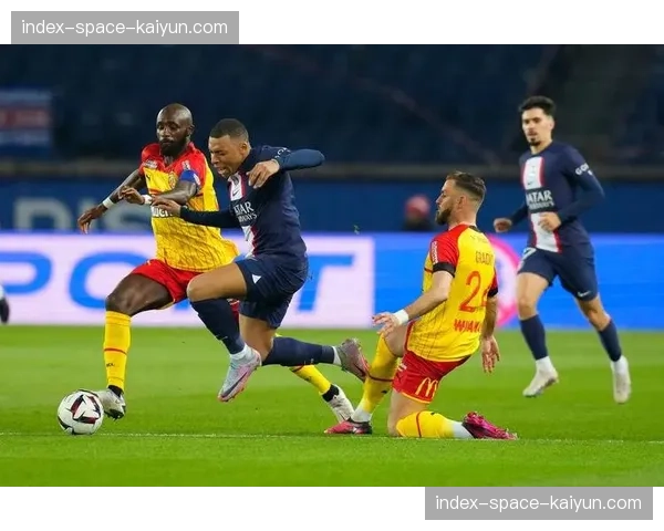 法甲官方宣布赛程调整：为巴黎和斯特拉斯堡欧战半决赛让路